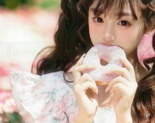 在www.51.com官网乱逛，免费资源大把，但有时候真的看不懂啊…