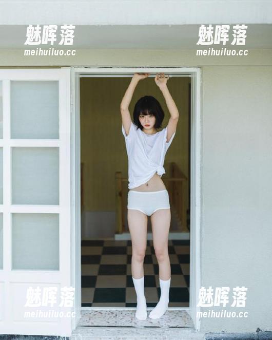 观看今天的花边新闻，718吃瓜网带你上车，别忘了带好零食哦，哈哈！