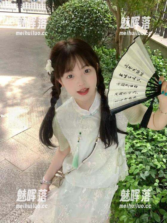 网上专业吃瓜的“91吃瓜中心”，这瓜果然很水嫩啊