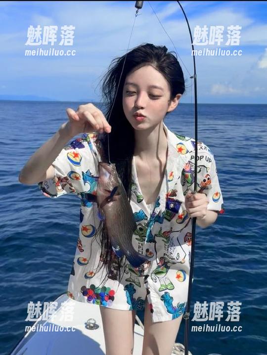 “hlw”app，不止是吃瓜入门，还是感受人生百态的奇妙旅行