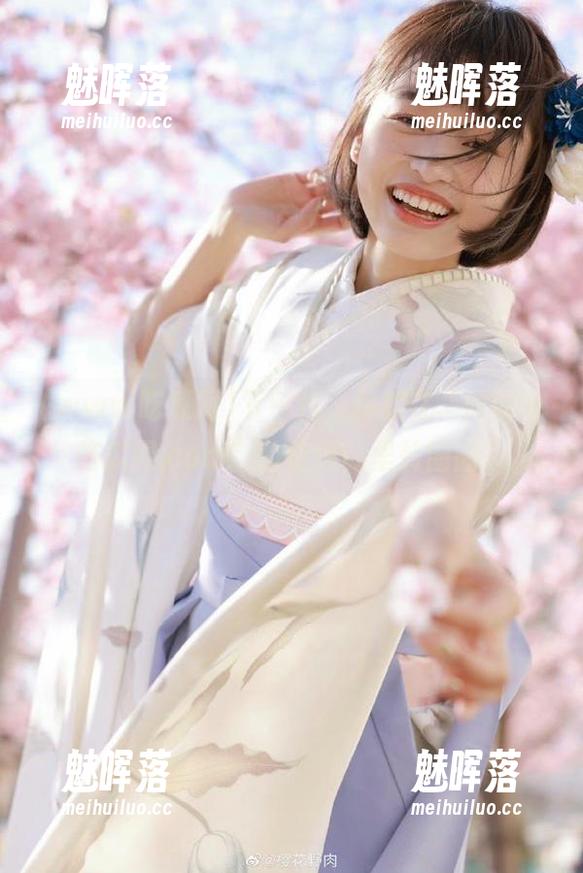 下一秒，你就在“www吃瓜网.com”的传送门里转圈圈？
