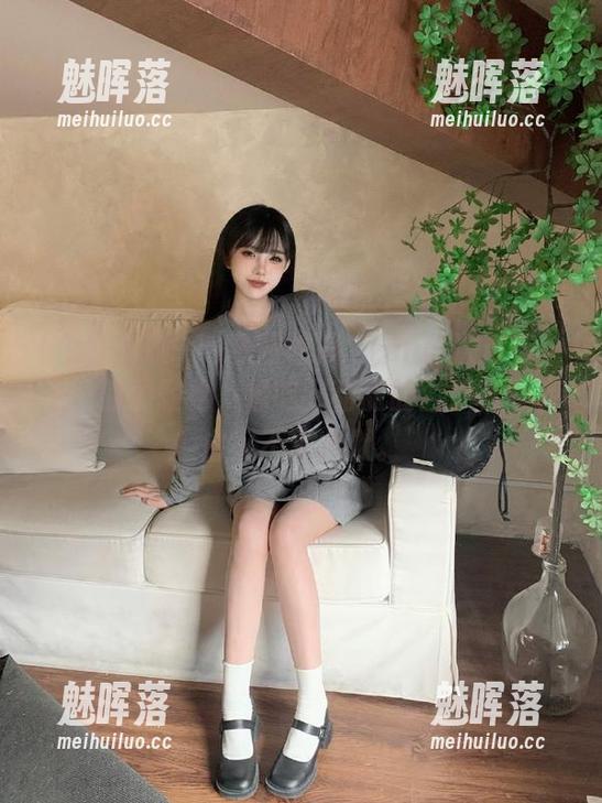 今日吃瓜91cn再次更新！这一刻的轻松，像吃到甜甜的西瓜，不旁白又不失幽默。