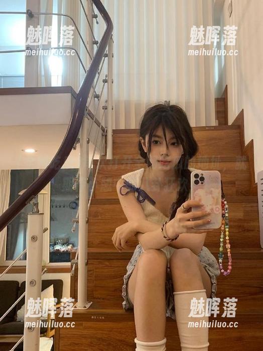全网吃瓜 每次打开全网吃瓜的地址,就期待小憩中的八卦狂欢!