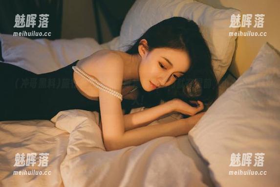 旅行者注意！冲哥黑料传送门就在眼前，小心不慎踏入！