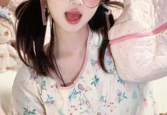 有了吃瓜导航，链接一个个应接不暇，感觉自己快要被信息包围了。