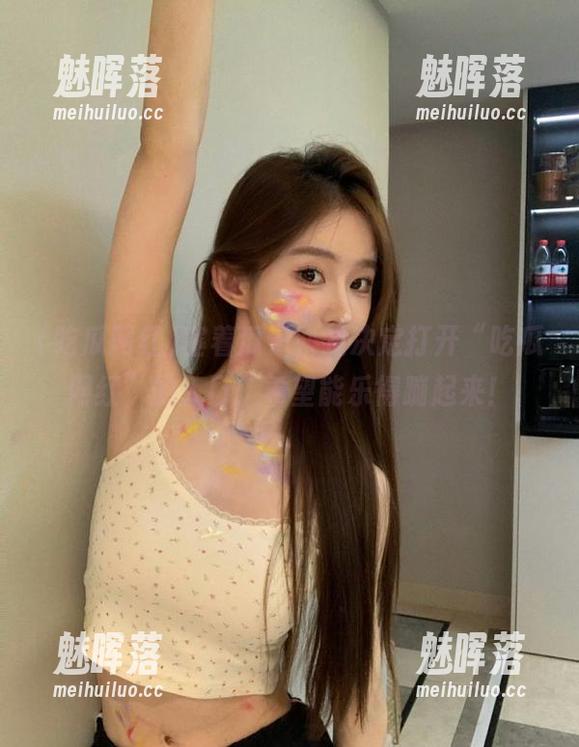 塞着瓜子，我决定打开“吃瓜网红”的入口，希望能乐得蹦起来！