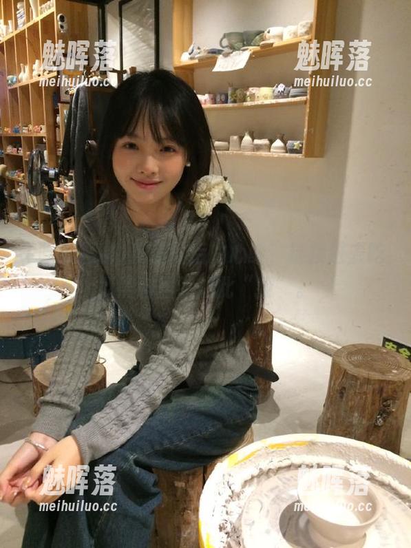 反差背后的心酸，链接进去吃瓜黑料居然如此“撩”。
