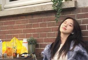 观看明星黑料，思思念念的那些“粉”也是曾被炸的“黑”。