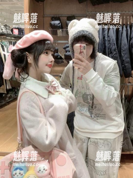 刚看到“明星黑料”发布，脑子里全是这群明星的表情包，太有戏了！