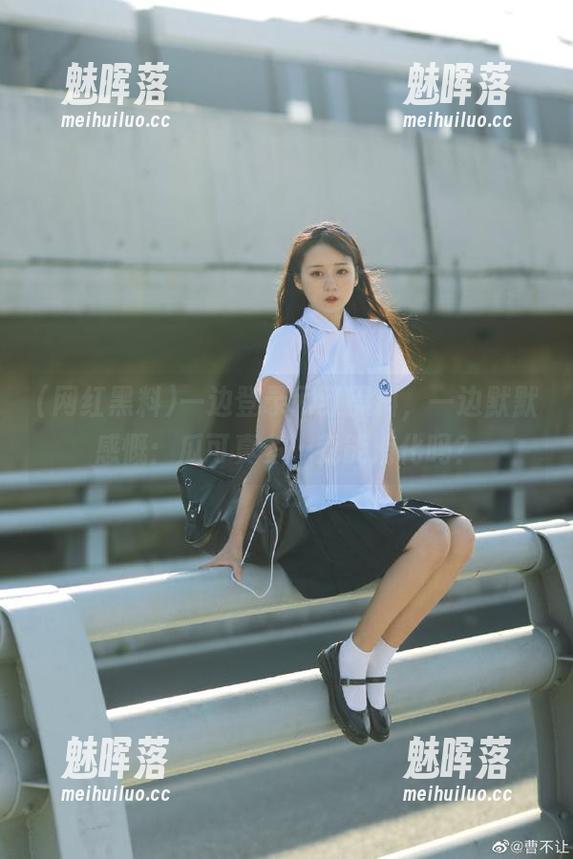 一边登录网红黑料，一边默默感慨：瓜可真多…我能消化吗？