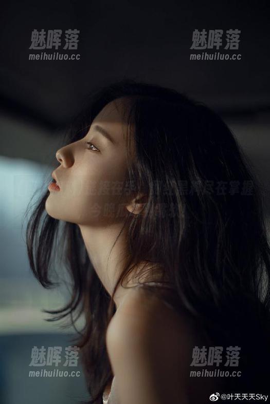 链接在手，网红黑料尽在掌握，今晚瓜吃到嘴软！