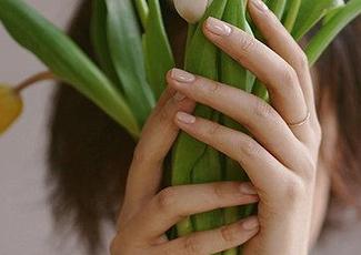 继续追踪，链接里的黑料不加料宛如琐事流水。