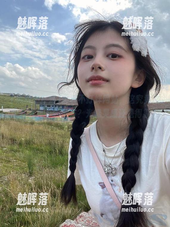 黑料不打烊网站，这究竟是个什么神奇的地方？光靠灵感还是得靠人？