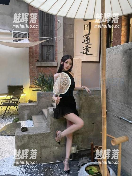黑料不打烊在线，10月回家的路上我遇见了奇怪的瓜