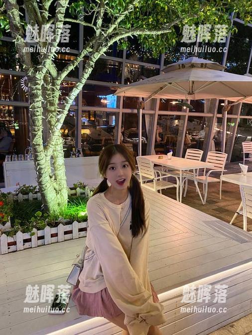 ios上下载黑料不打烊，吃瓜路上千万别掉线，感受瓜群众的“氛围”！
