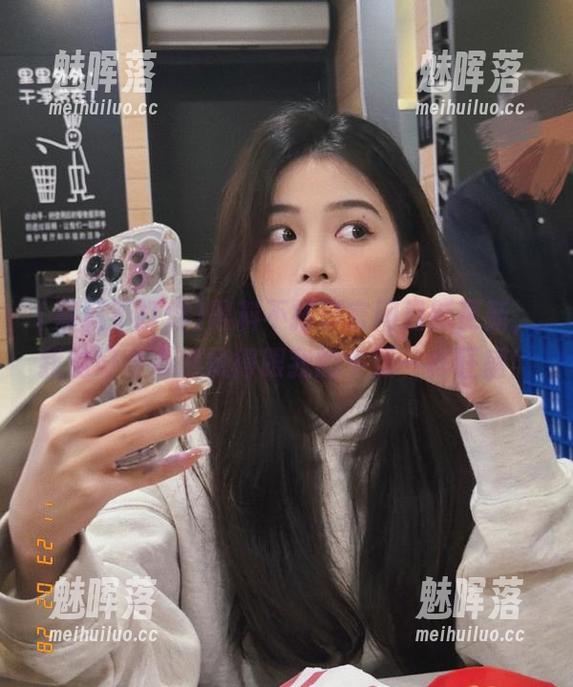 黑料不打烊官网最新更新，我的好奇心燃烧得跟我的午饭一样旺盛！