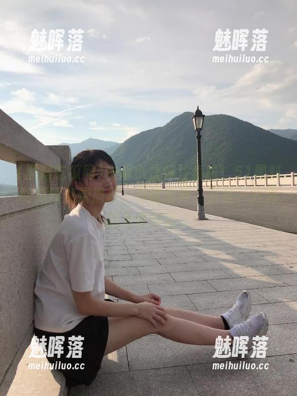 安卓小伙伴注意啦！51黑料吃瓜网免费播放，功能全开，只差一只鹦鹉为你解说。