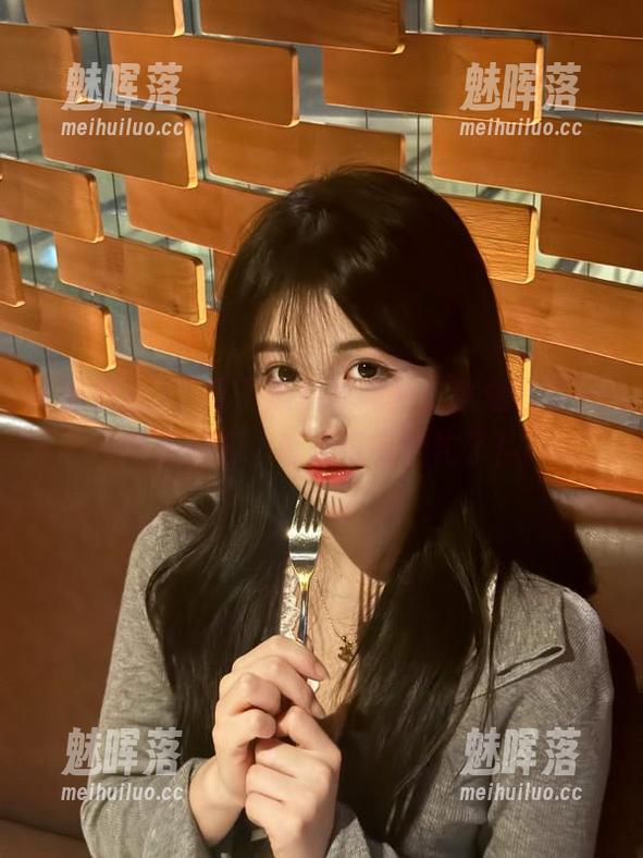 下载了黑料社网站，就像装了一个无底洞，每天可有的忙了！