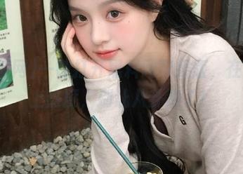 一键打开黑料网苹果版，在线跟上热度，别让八卦跑了！
