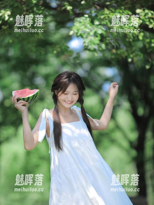 观看“黑料网址”的同时，脑海里闪过无数怀疑，我到底在干嘛？