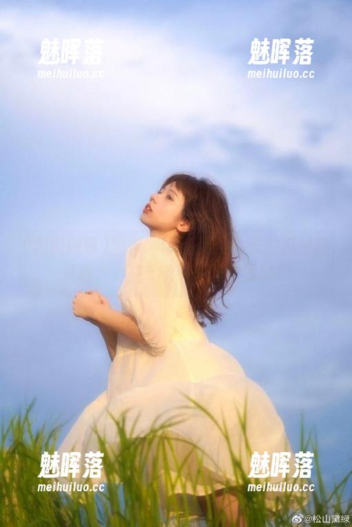 黑料网曝首页：今天的瓜又酸又甜，2025年不一样的滋味！